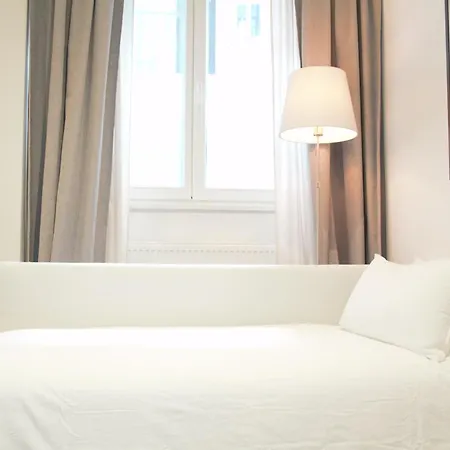 아파트 Business & Family