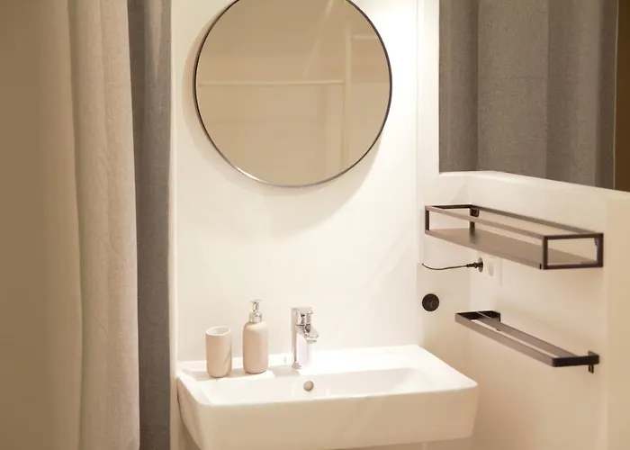 아파트 Business & Family