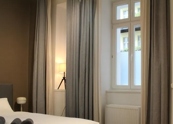 アパート Business & Family *