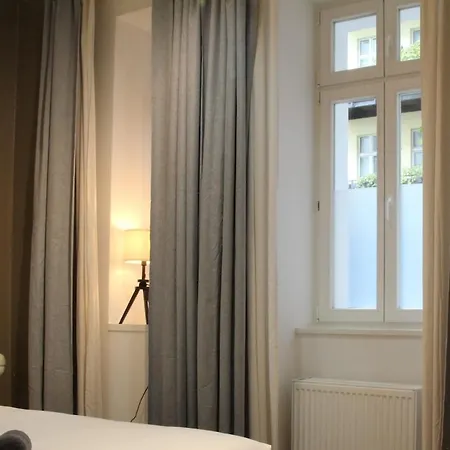 Apartment Business & Family *